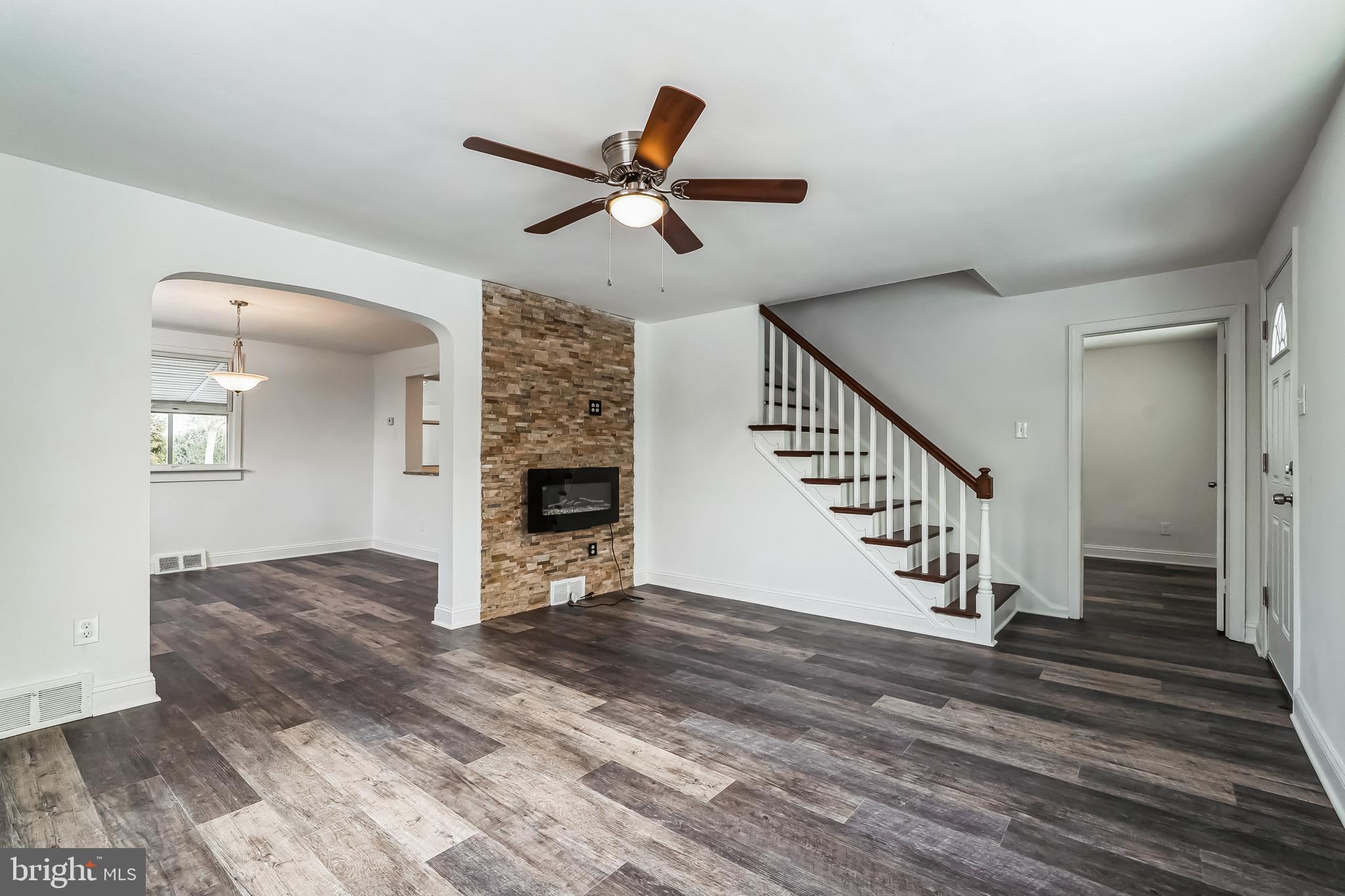 MORELAND MANOR - Residential