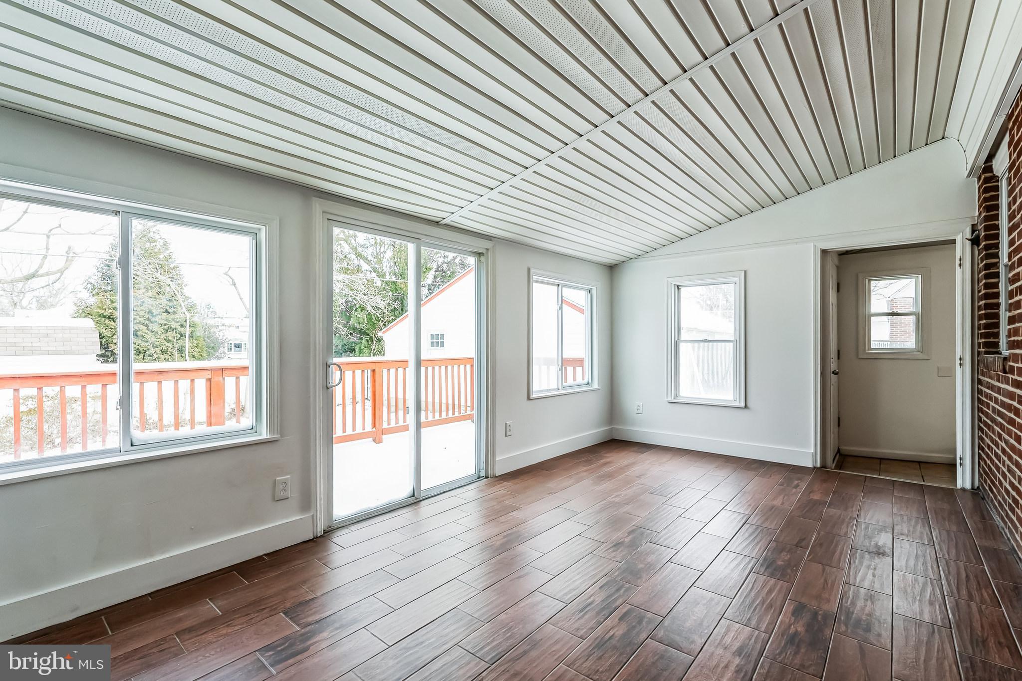 MORELAND MANOR - Residential