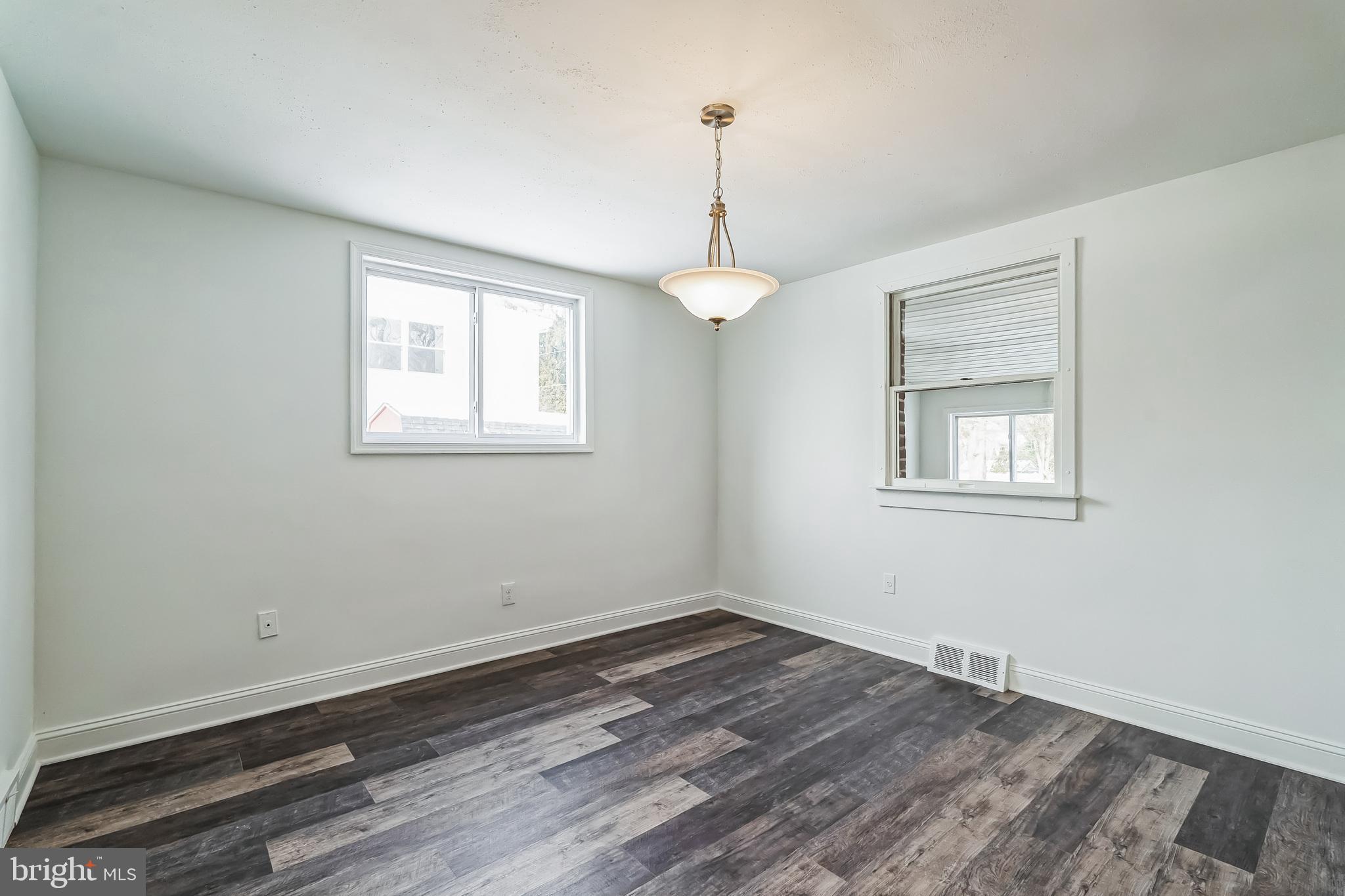 MORELAND MANOR - Residential