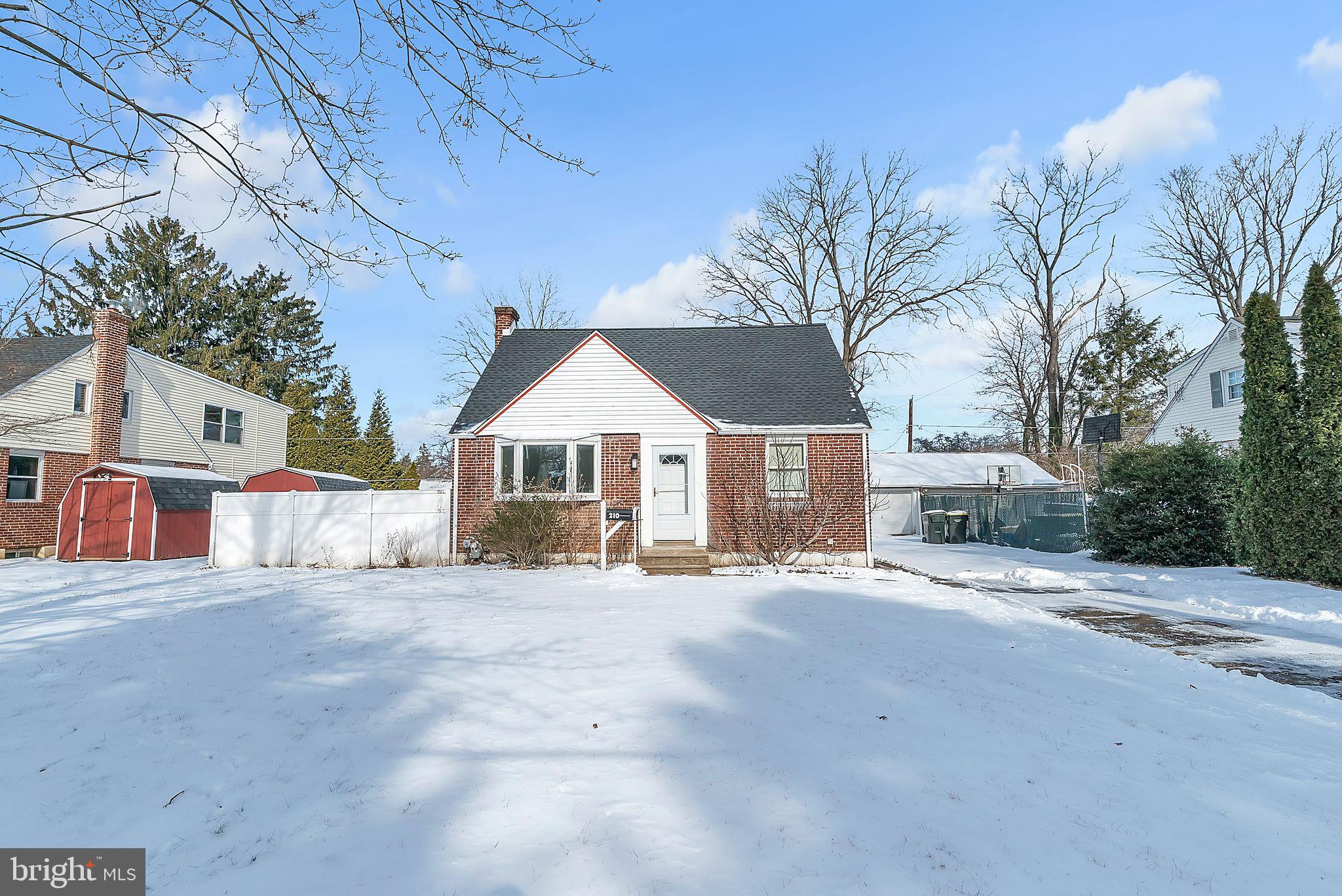 MORELAND MANOR - Residential