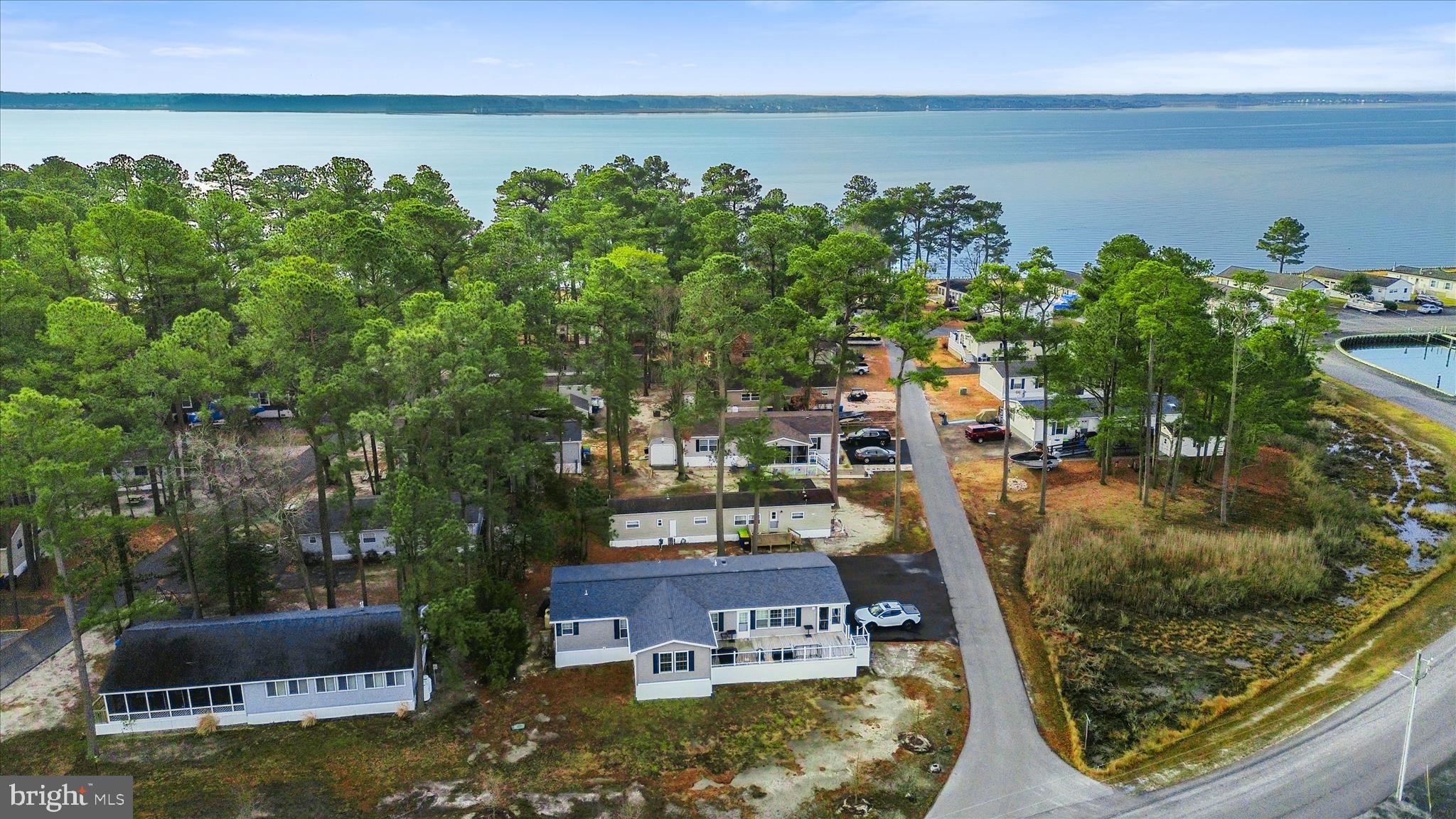 WHITE HOUSE BEACH - Residential