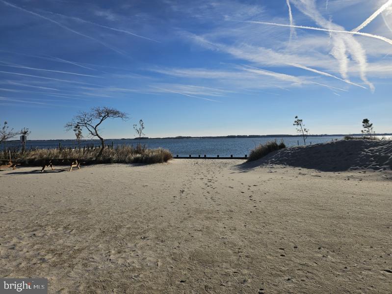WHITE HOUSE BEACH - Residential