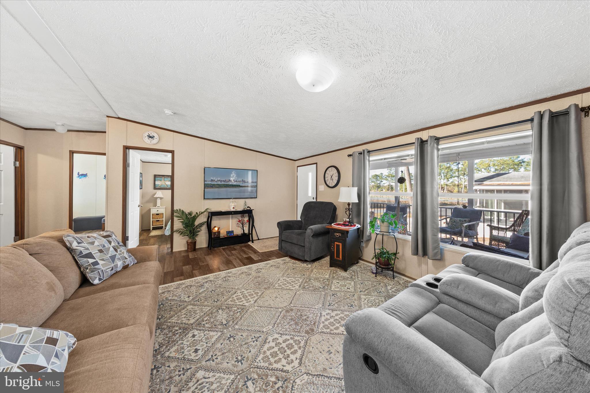 WHITE HOUSE BEACH - Residential