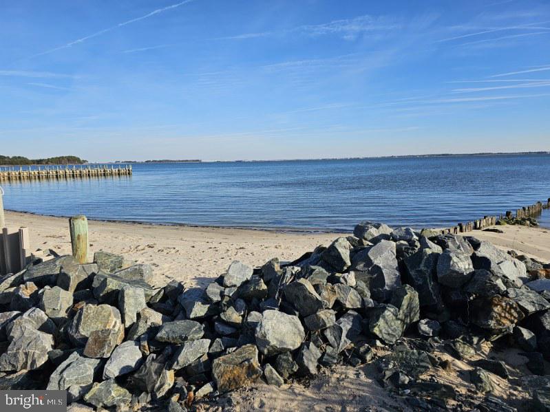 WHITE HOUSE BEACH - Residential