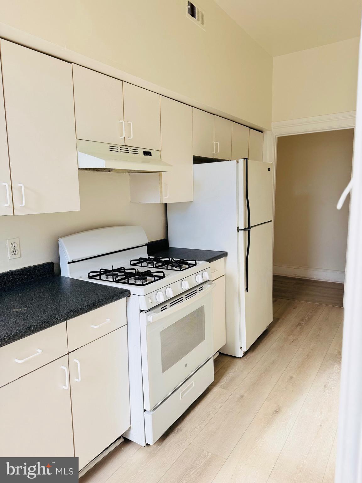 OLD GOUCHER - Residential Lease