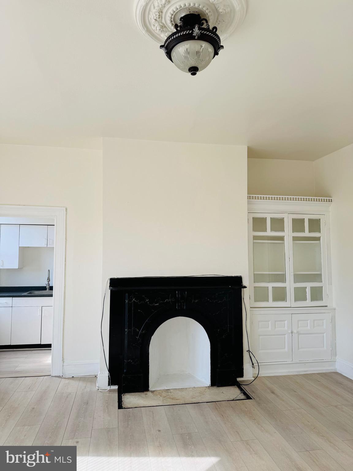 OLD GOUCHER - Residential Lease