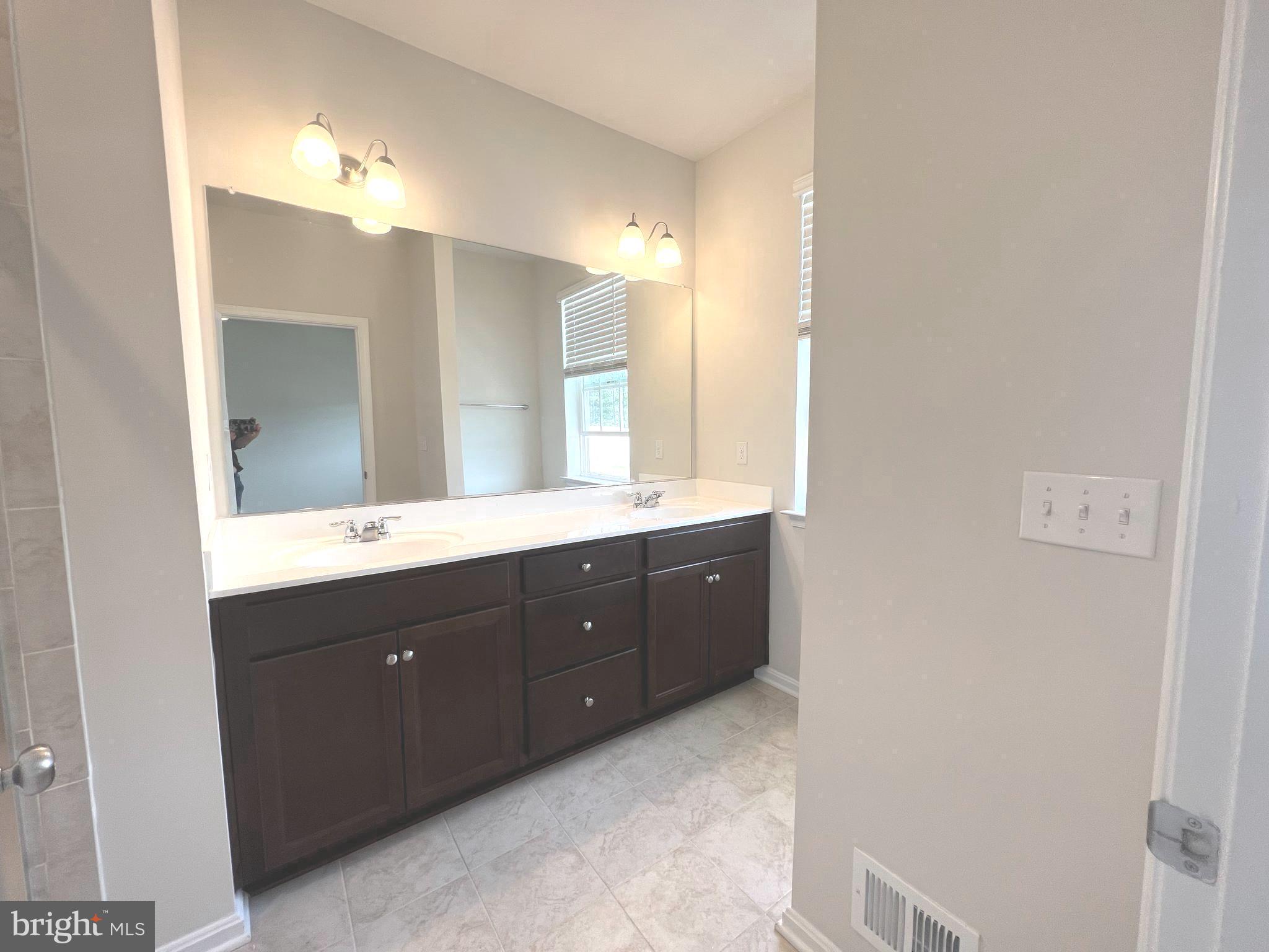 SEVEN OAKS - Residential Lease