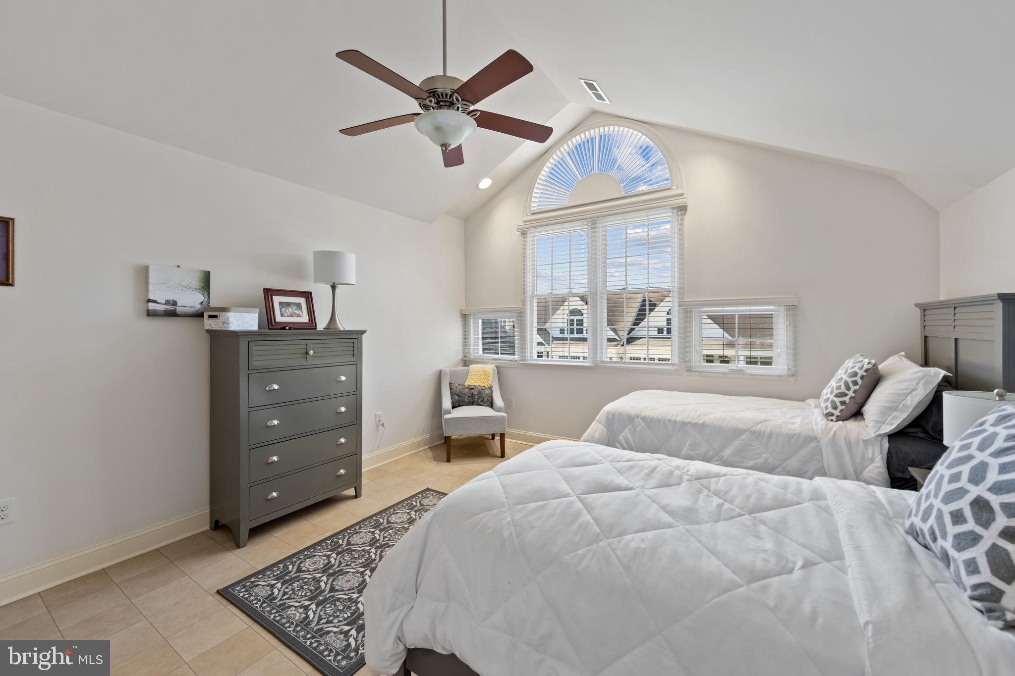 SUMMERS GATE - Residential