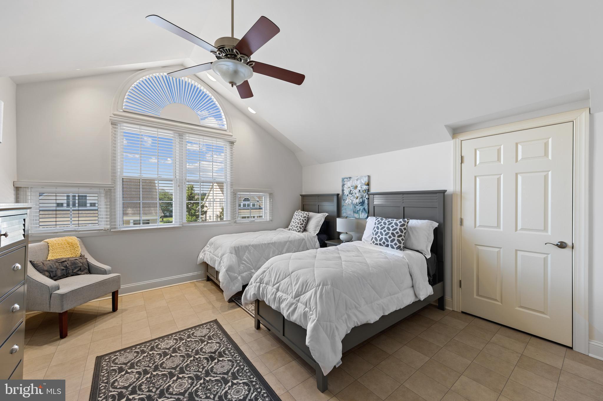 SUMMERS GATE - Residential