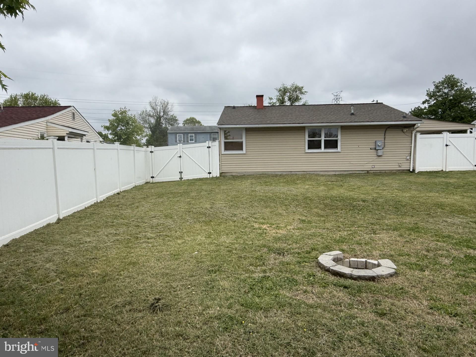 PLEASANTVILLE - Residential