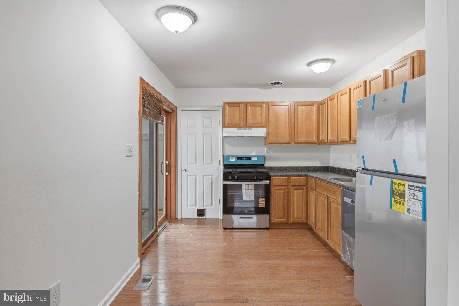 PLEASANTVILLE - Residential