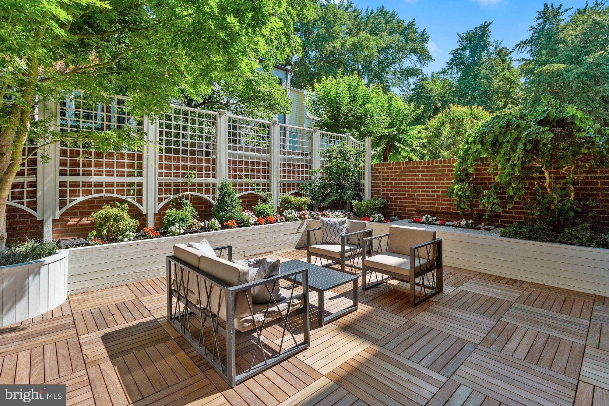 GEORGETOWN - Residential