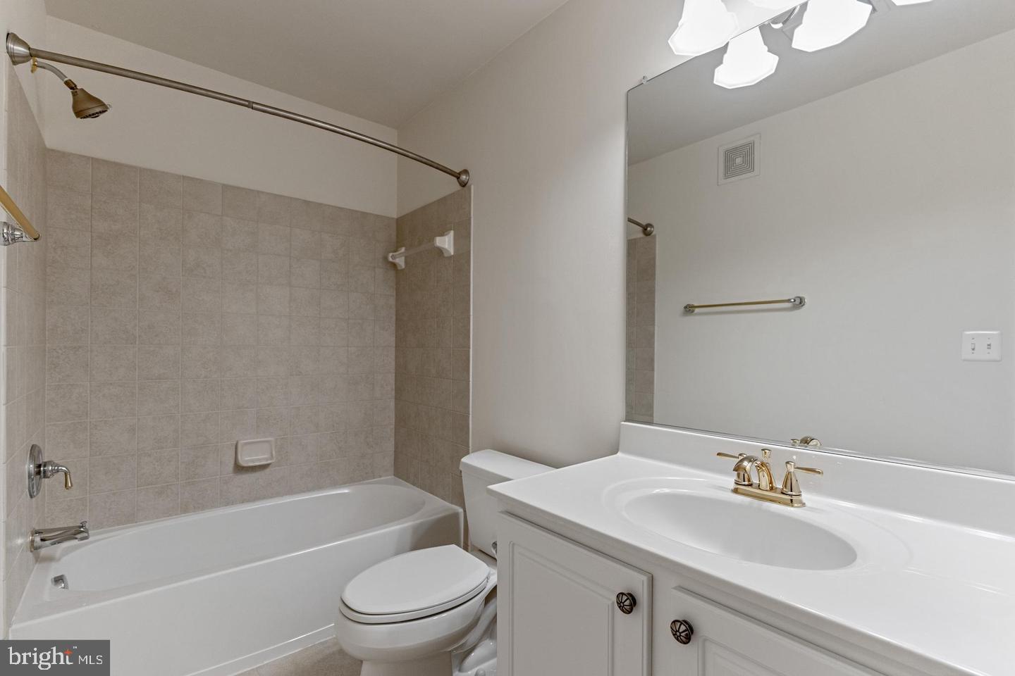 GROVETON WOODS - Residential Lease