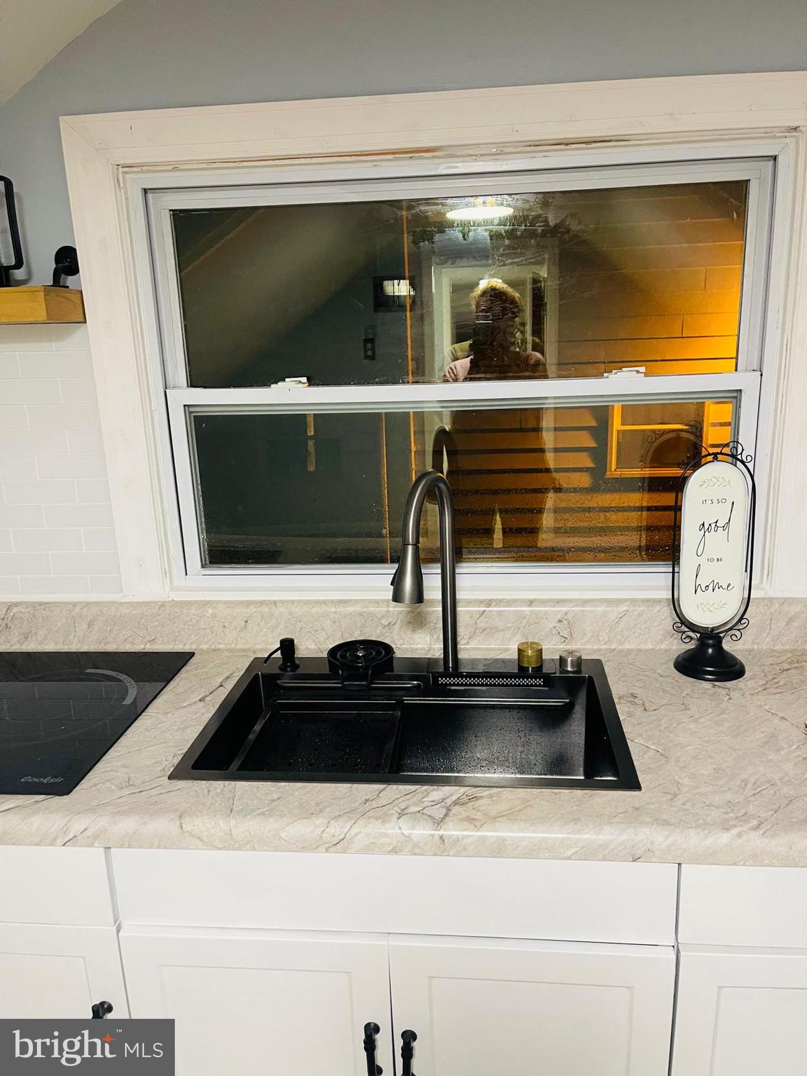 ARMSTRONG MANOR - Residential Lease