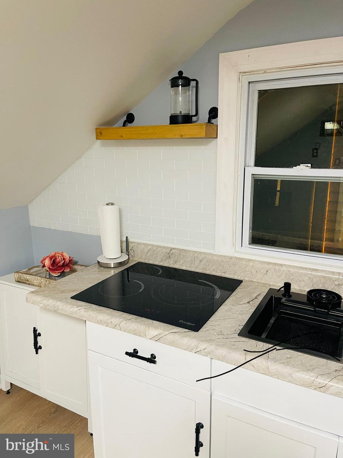 ARMSTRONG MANOR - Residential Lease