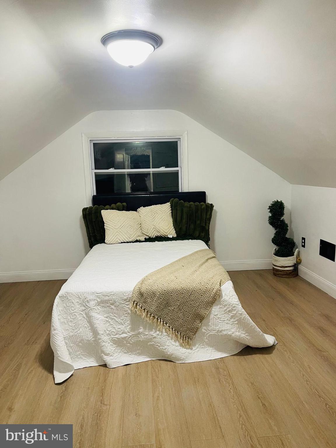 ARMSTRONG MANOR - Residential Lease