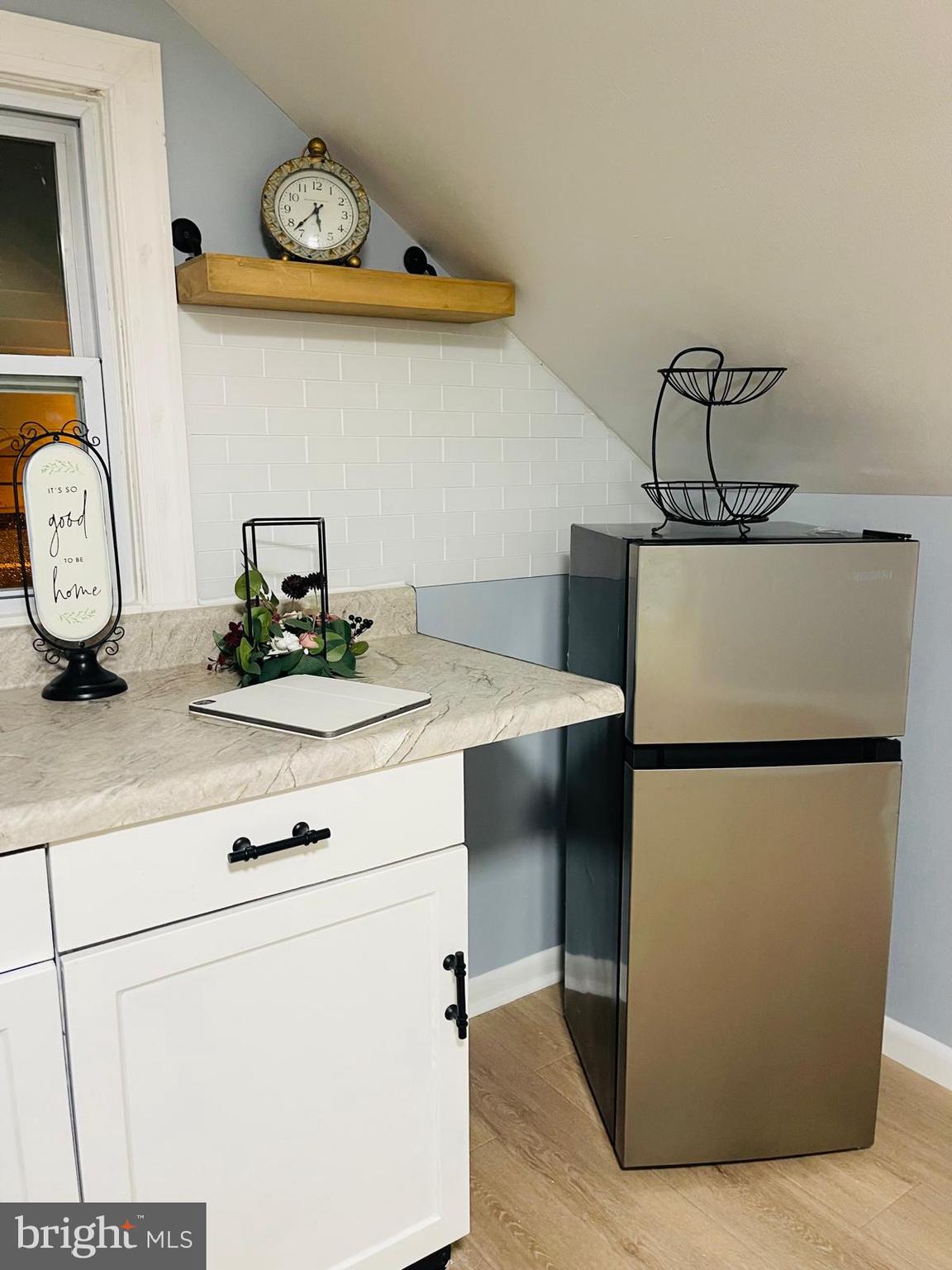 ARMSTRONG MANOR - Residential Lease