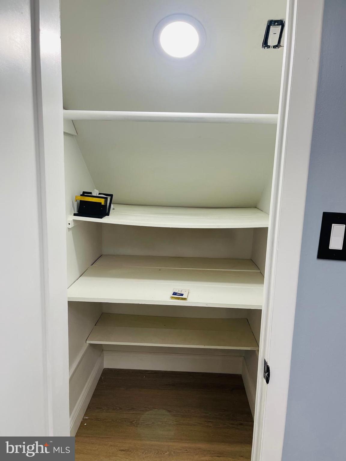 ARMSTRONG MANOR - Residential Lease