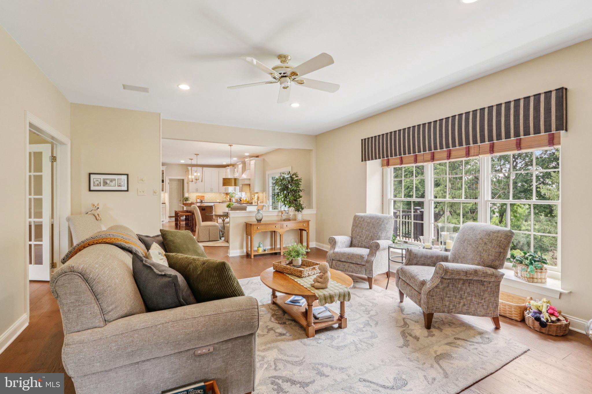 THORNBURY KNOLL - Residential