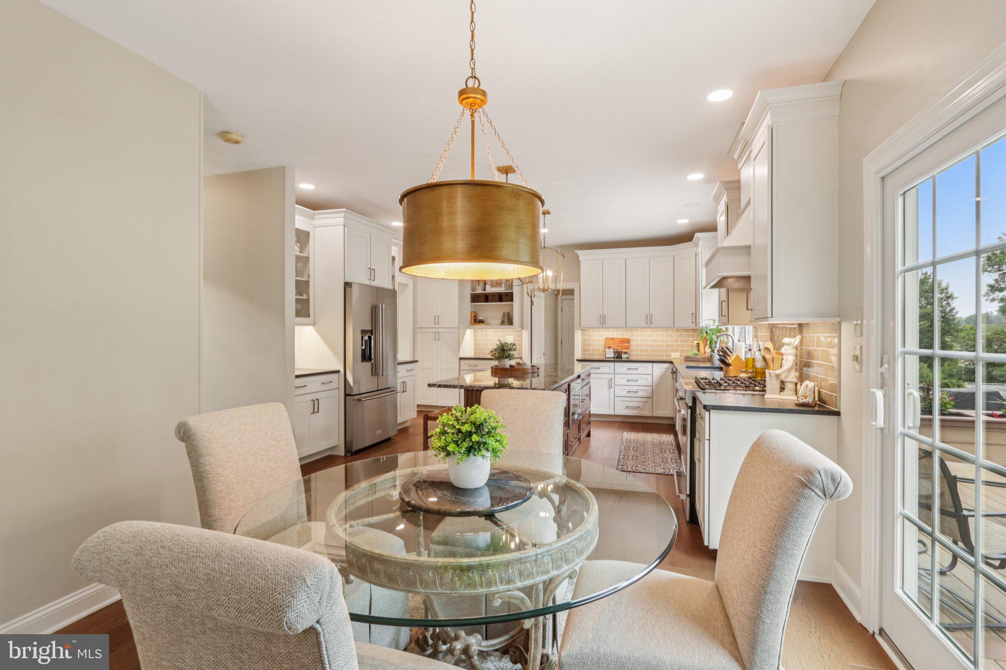 THORNBURY KNOLL - Residential