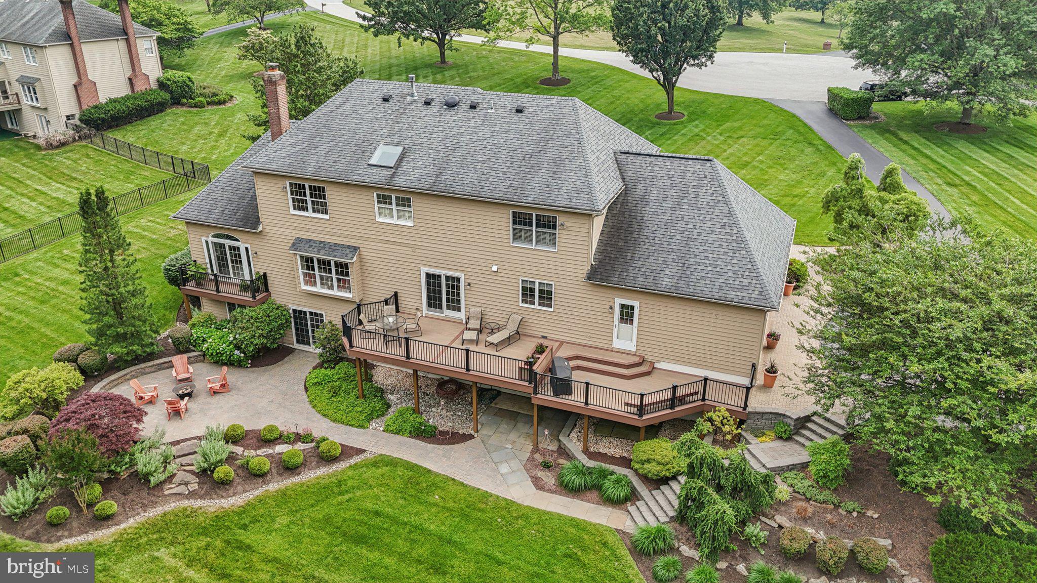 THORNBURY KNOLL - Residential