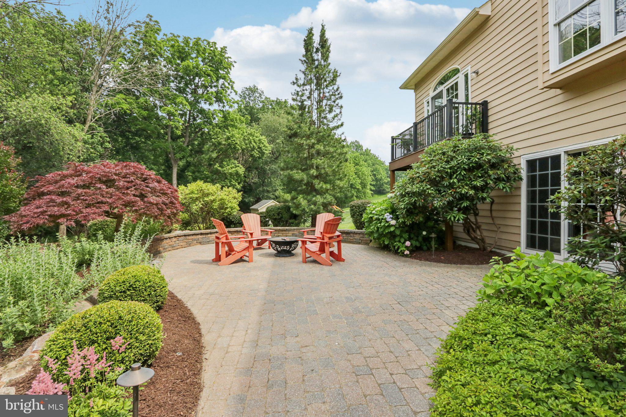 THORNBURY KNOLL - Residential