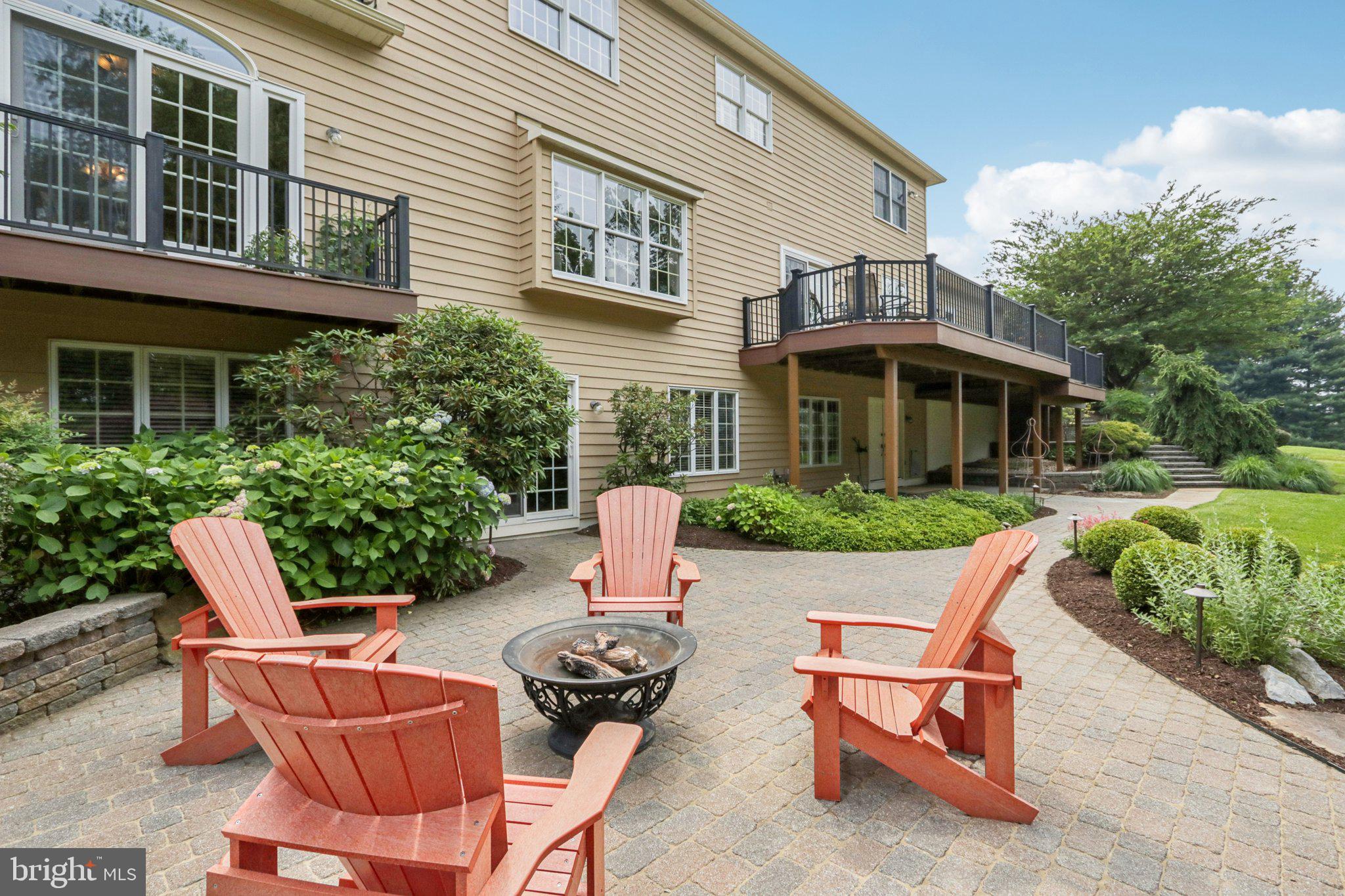 THORNBURY KNOLL - Residential