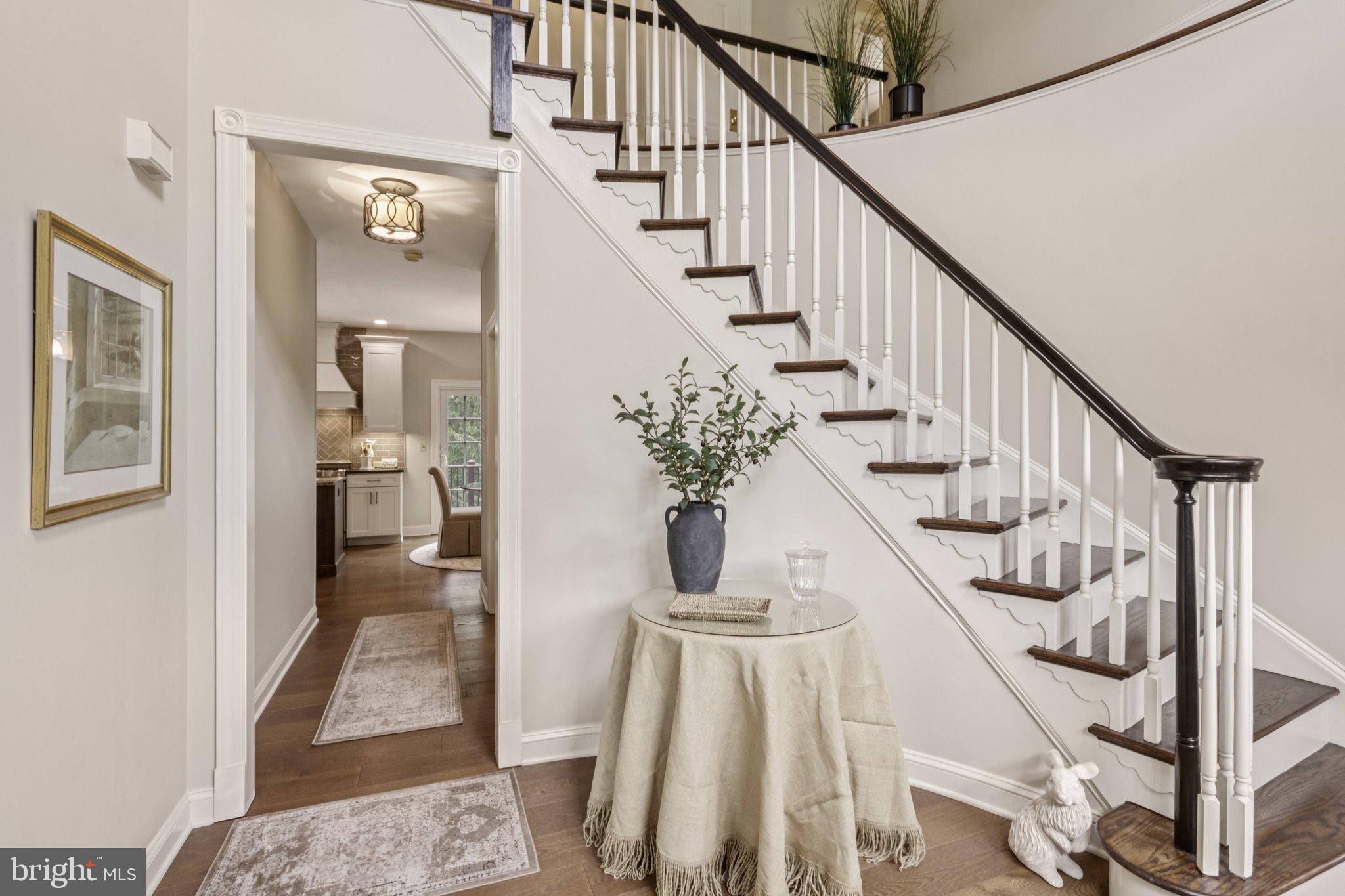 THORNBURY KNOLL - Residential