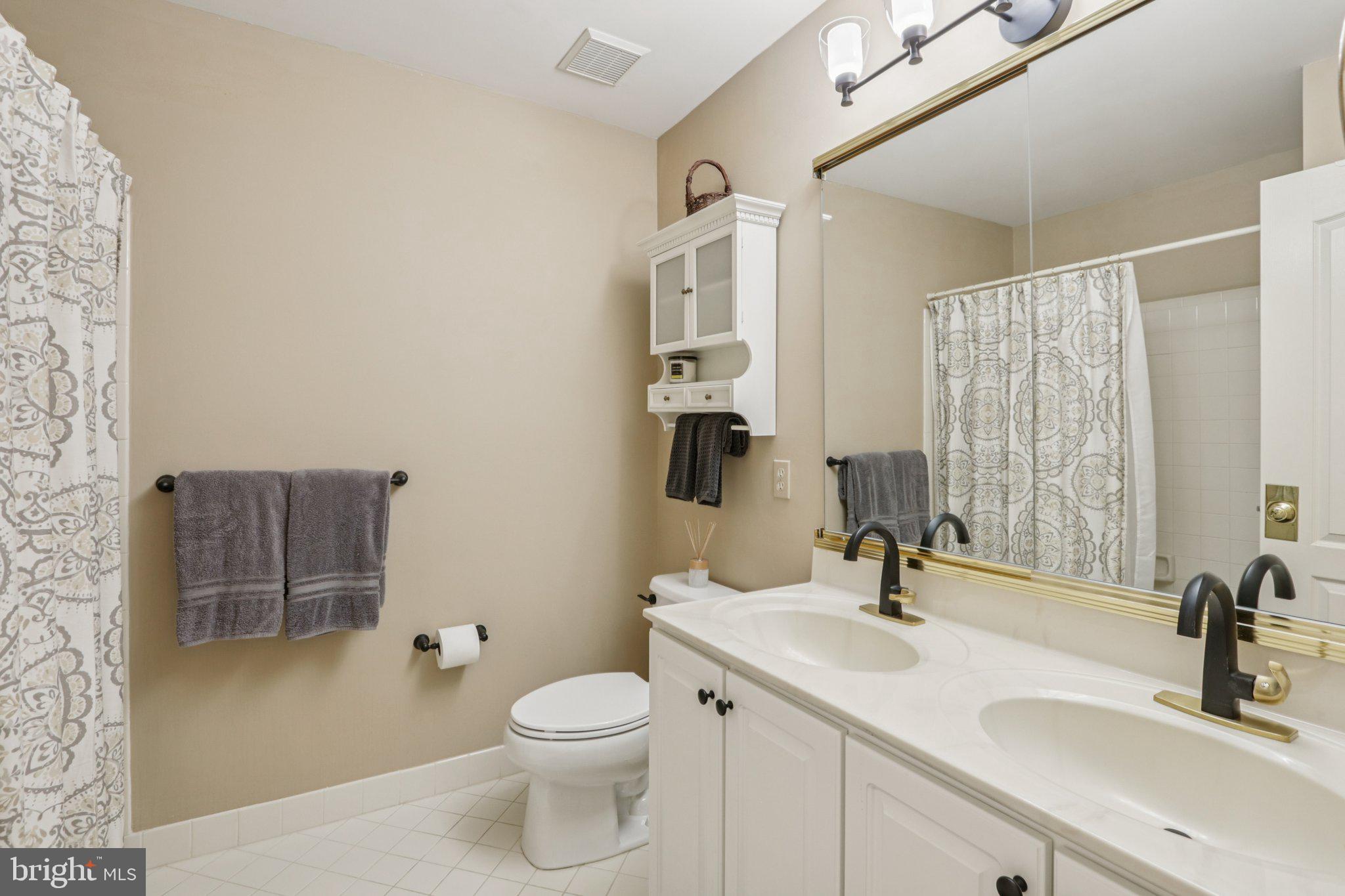 THORNBURY KNOLL - Residential