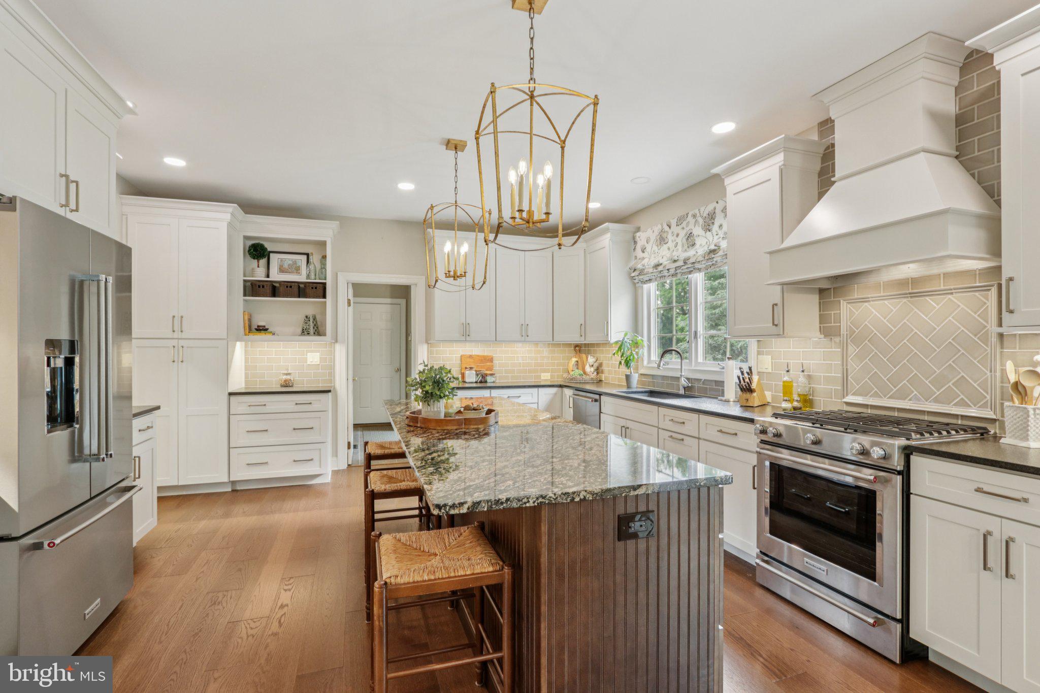 THORNBURY KNOLL - Residential