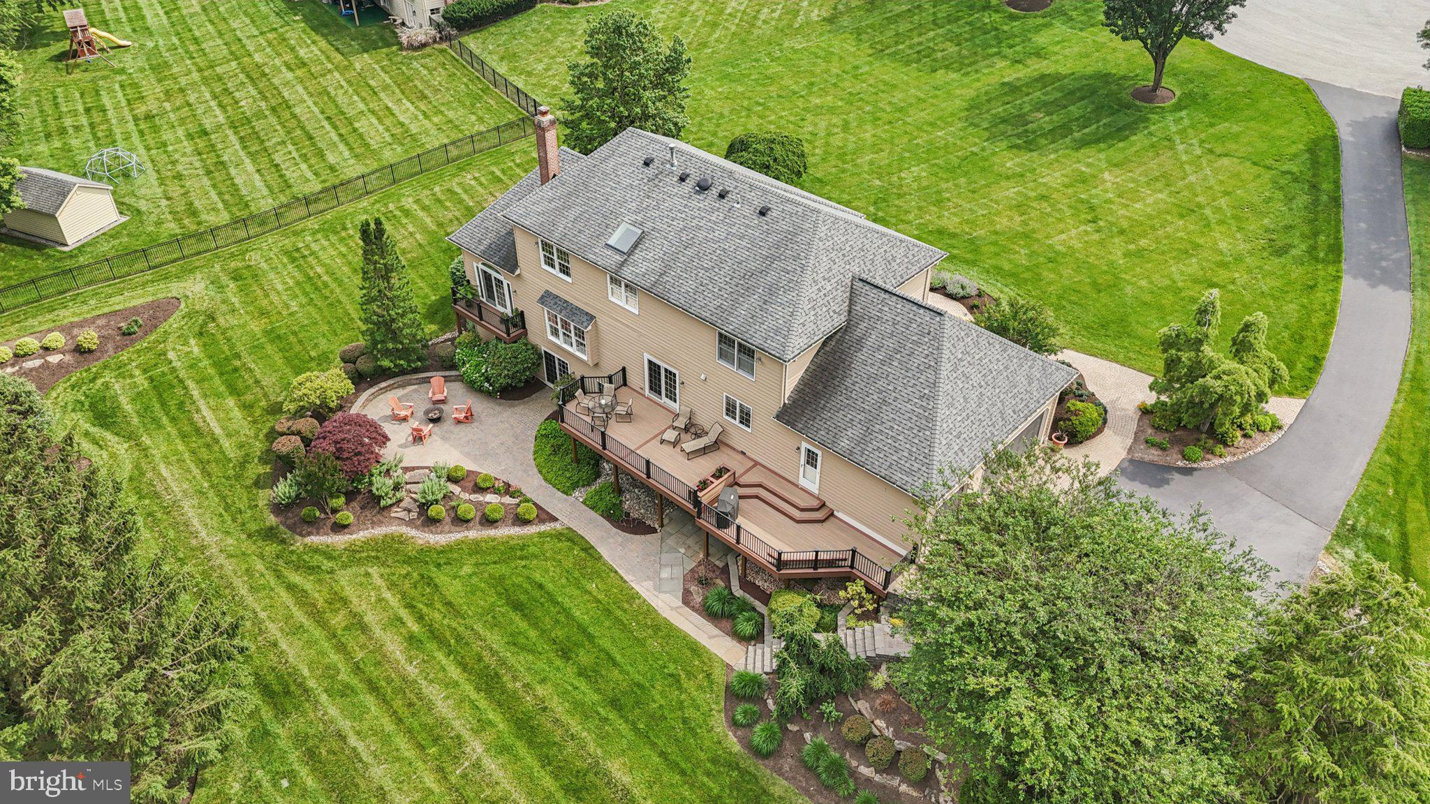 THORNBURY KNOLL - Residential