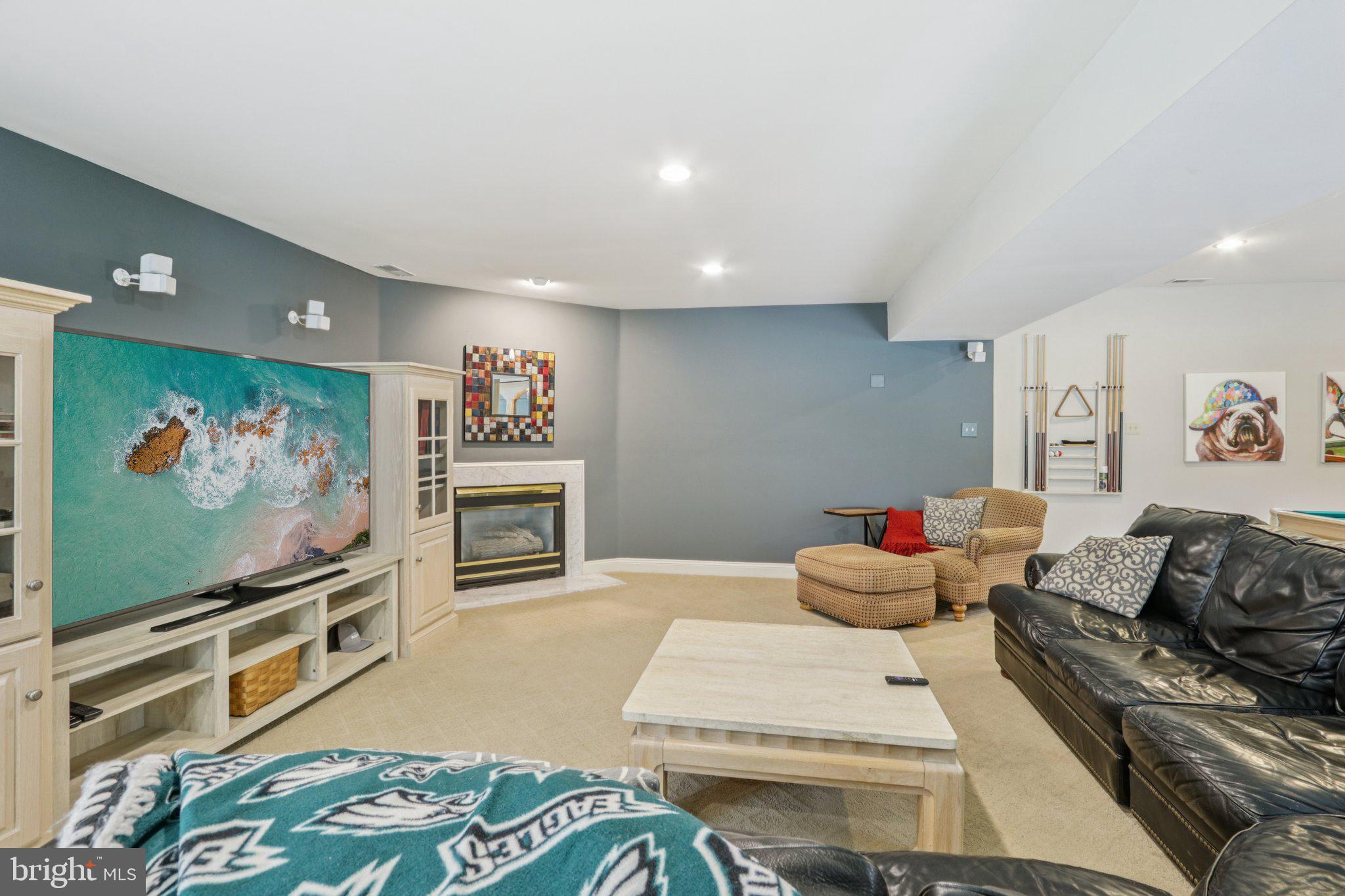 THORNBURY KNOLL - Residential