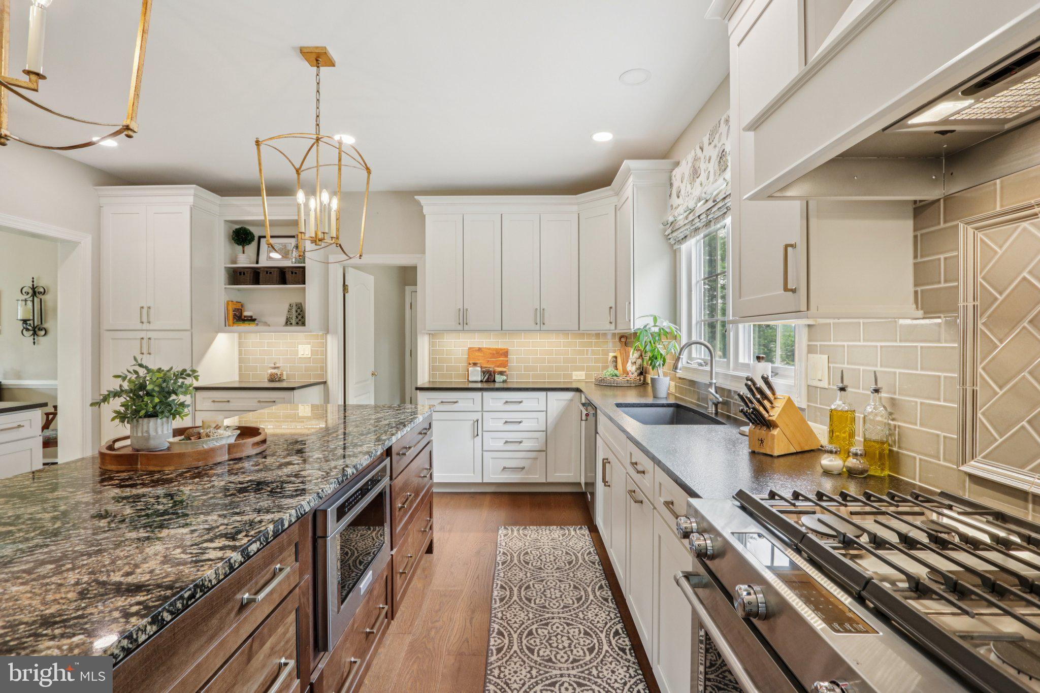 THORNBURY KNOLL - Residential