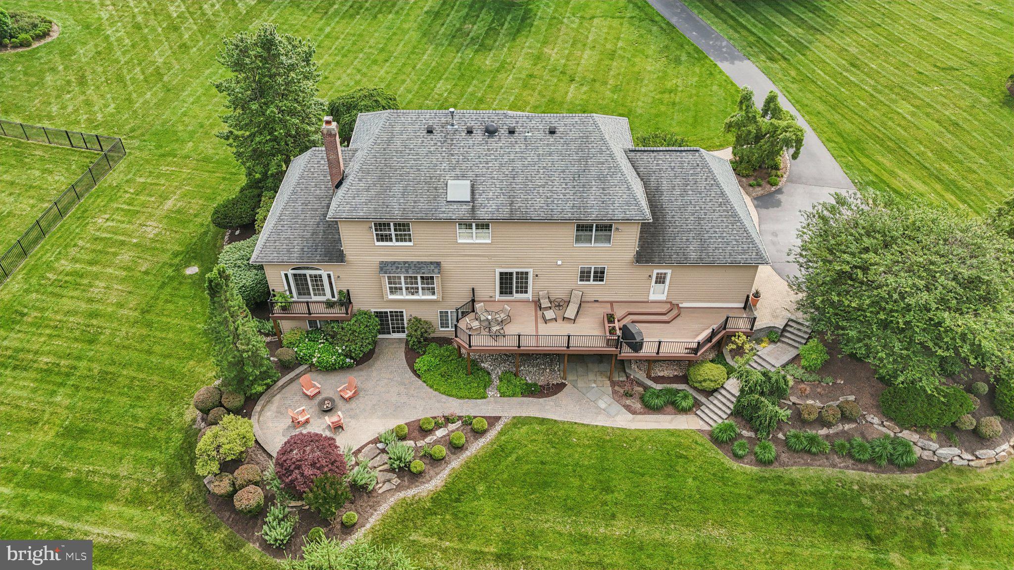 THORNBURY KNOLL - Residential