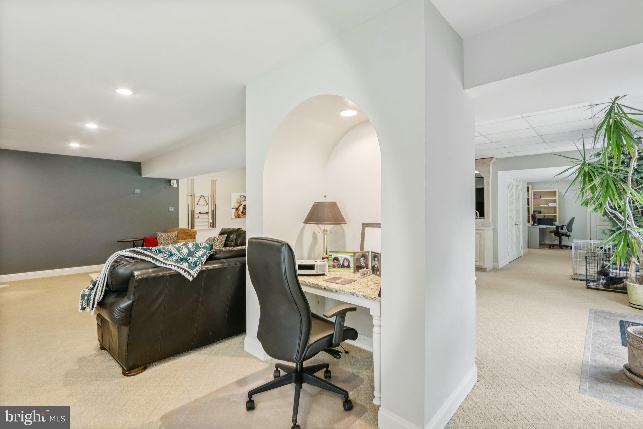 THORNBURY KNOLL - Residential