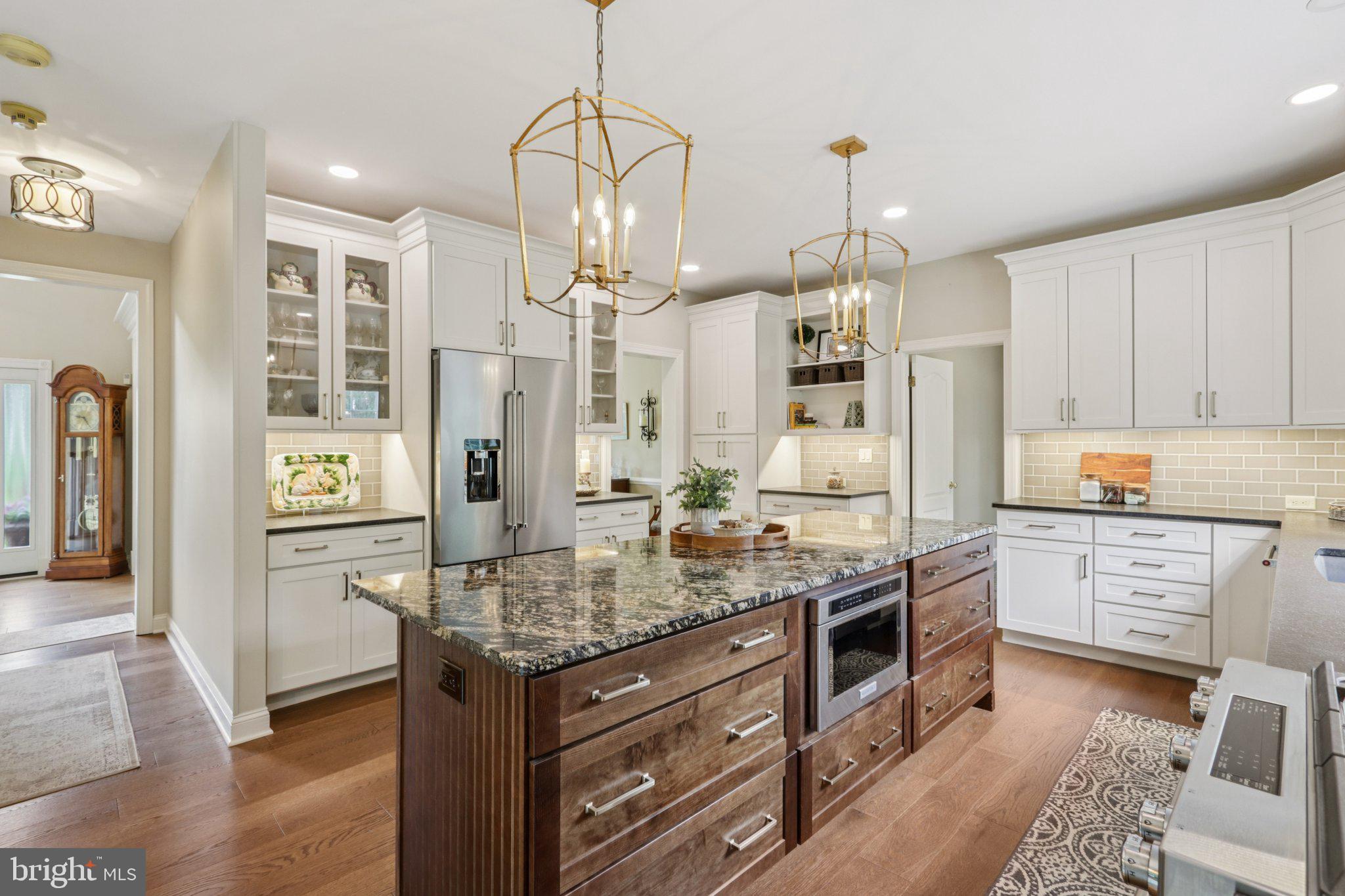 THORNBURY KNOLL - Residential