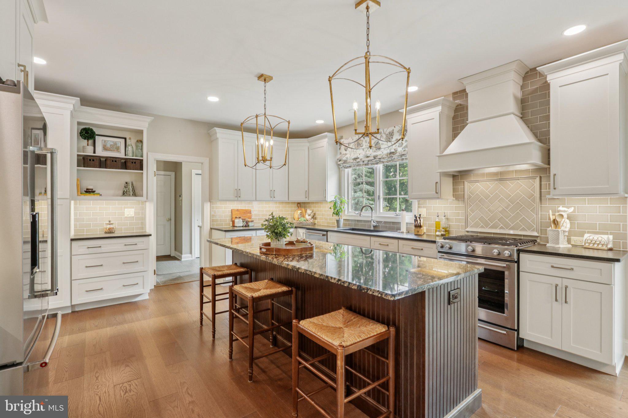 THORNBURY KNOLL - Residential