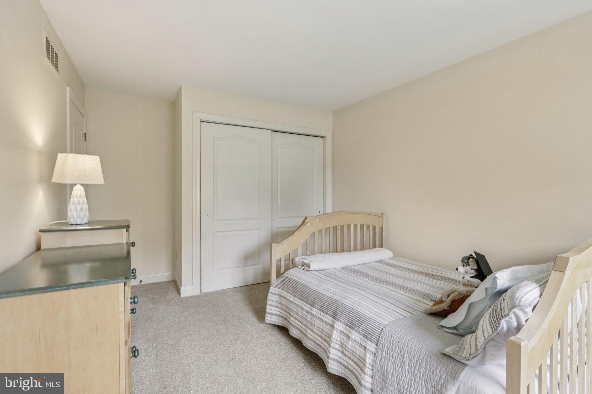 THORNBURY KNOLL - Residential