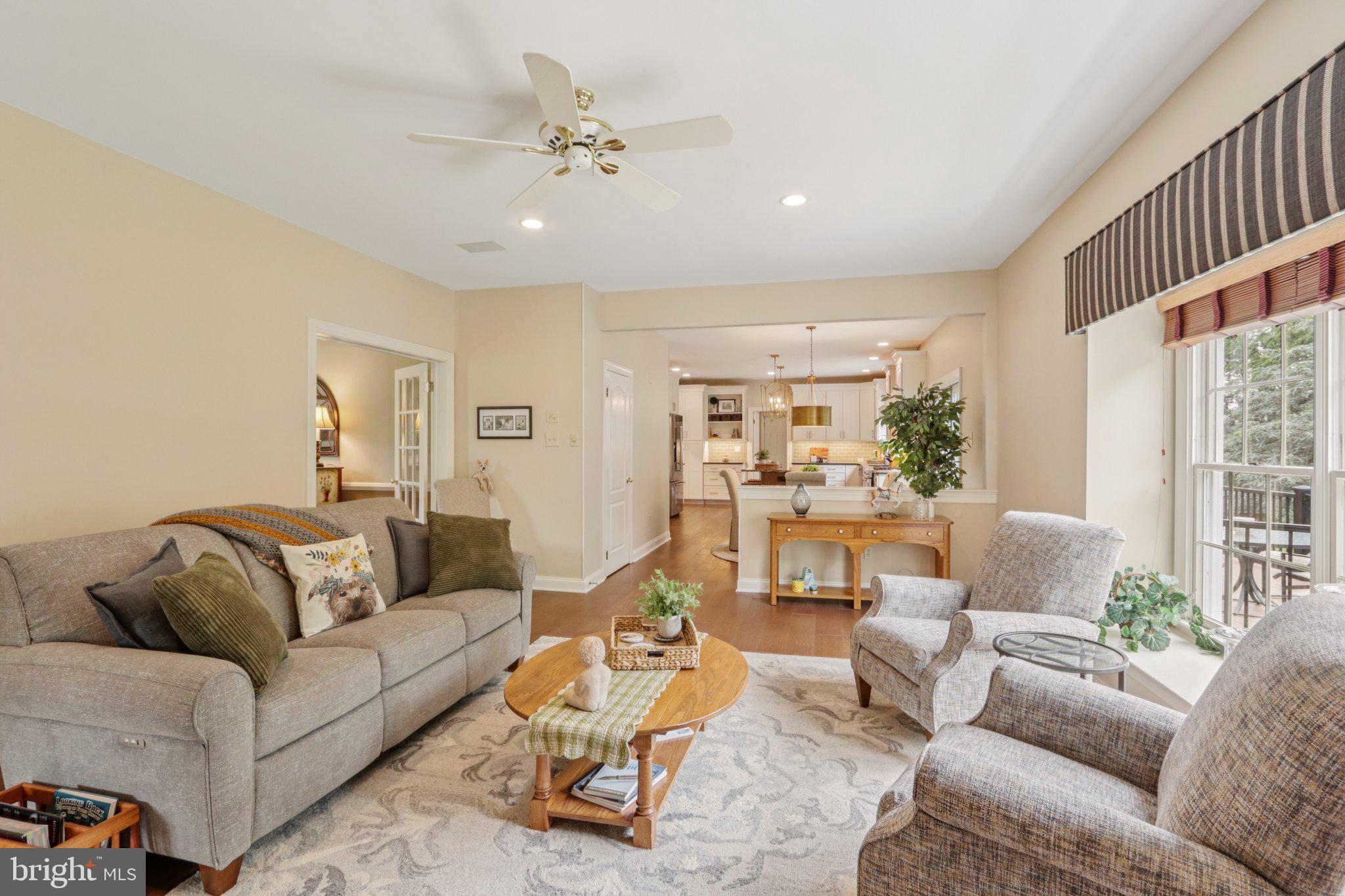 THORNBURY KNOLL - Residential