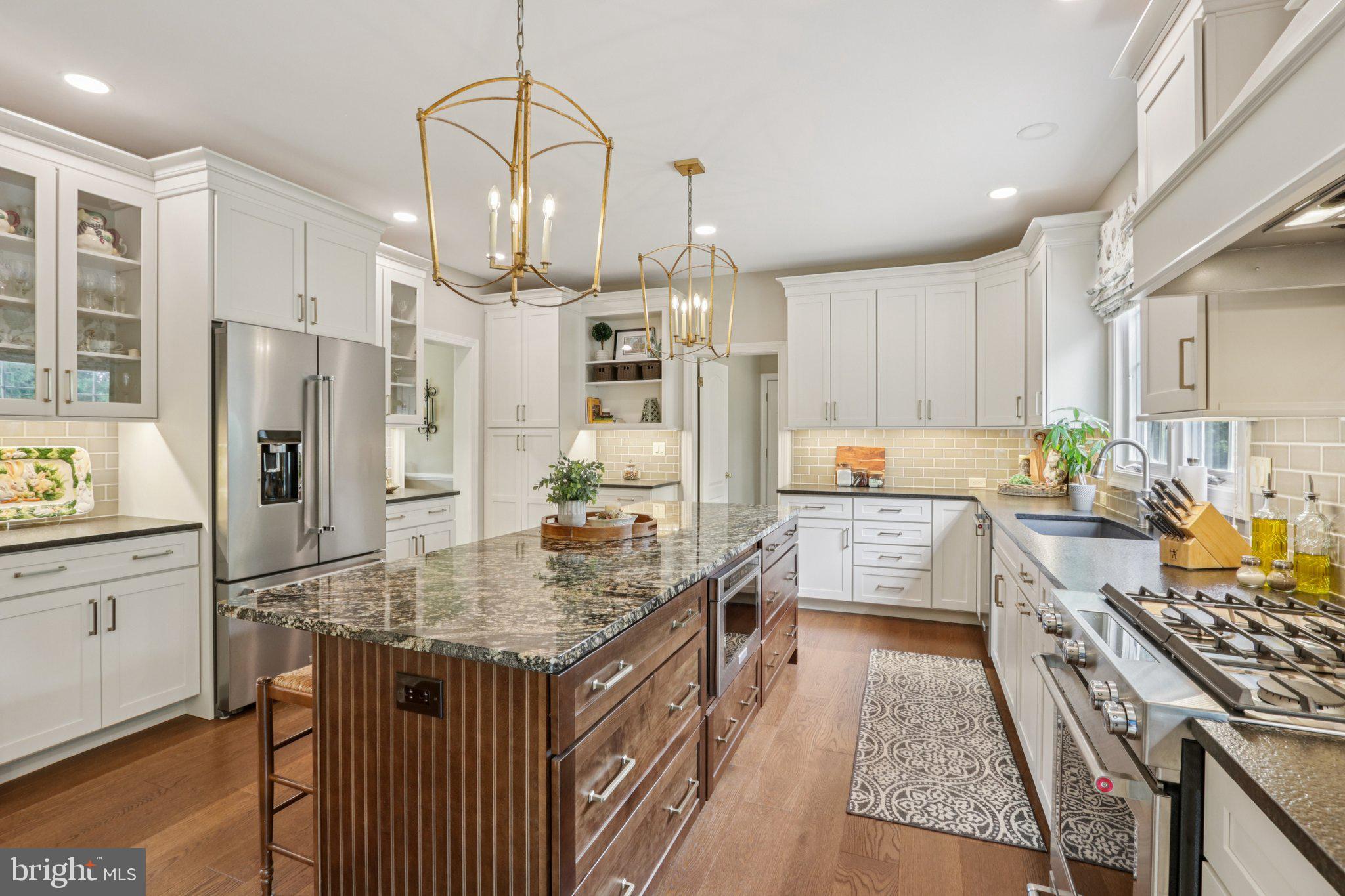 THORNBURY KNOLL - Residential