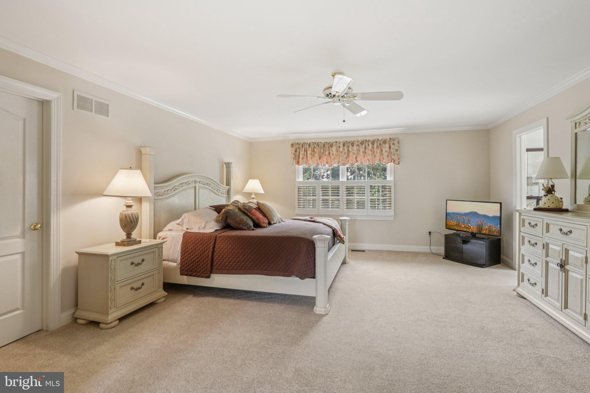 THORNBURY KNOLL - Residential