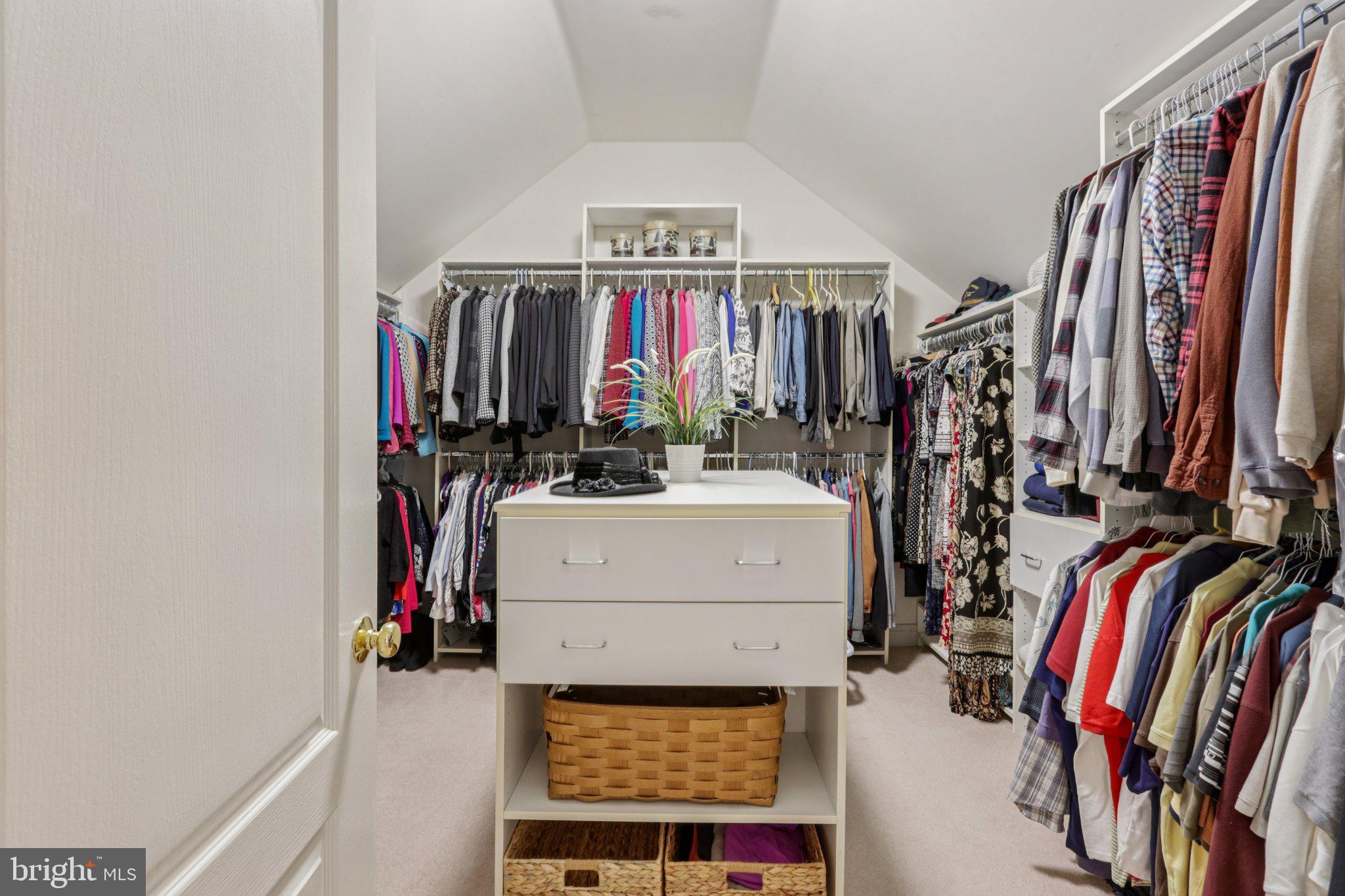 THORNBURY KNOLL - Residential