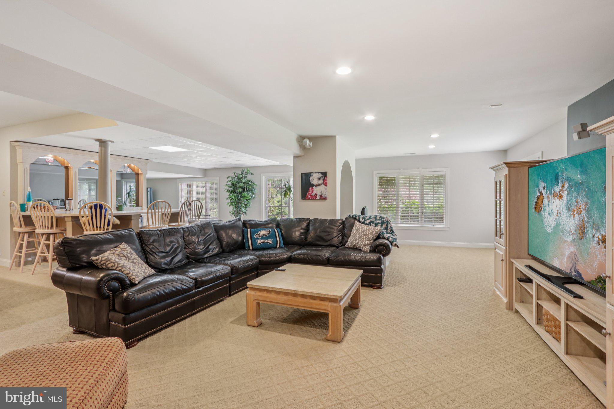 THORNBURY KNOLL - Residential