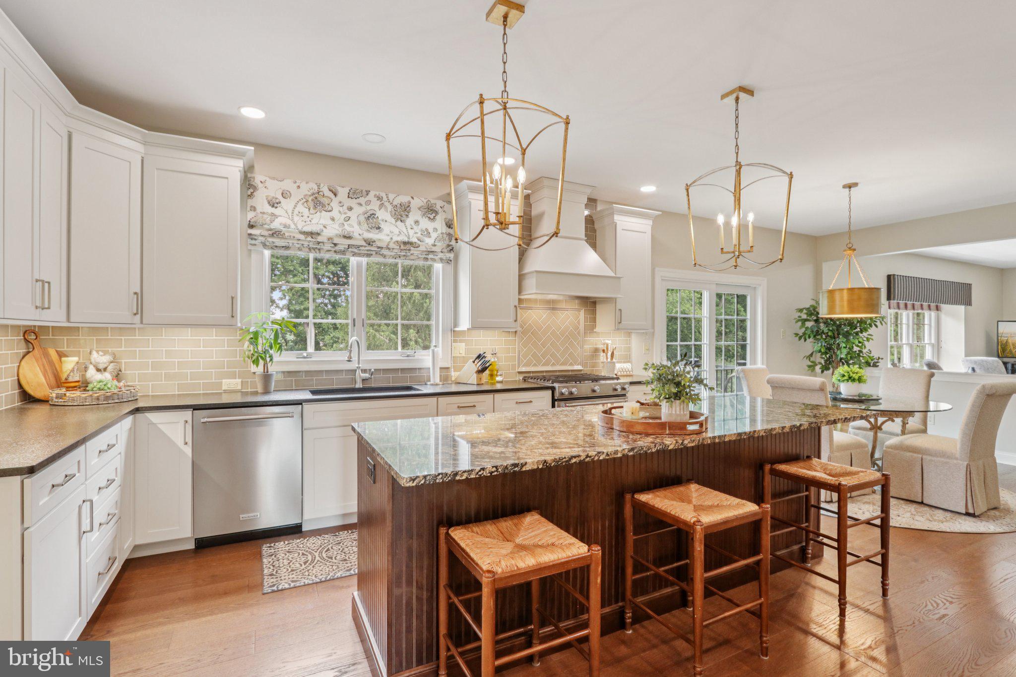 THORNBURY KNOLL - Residential