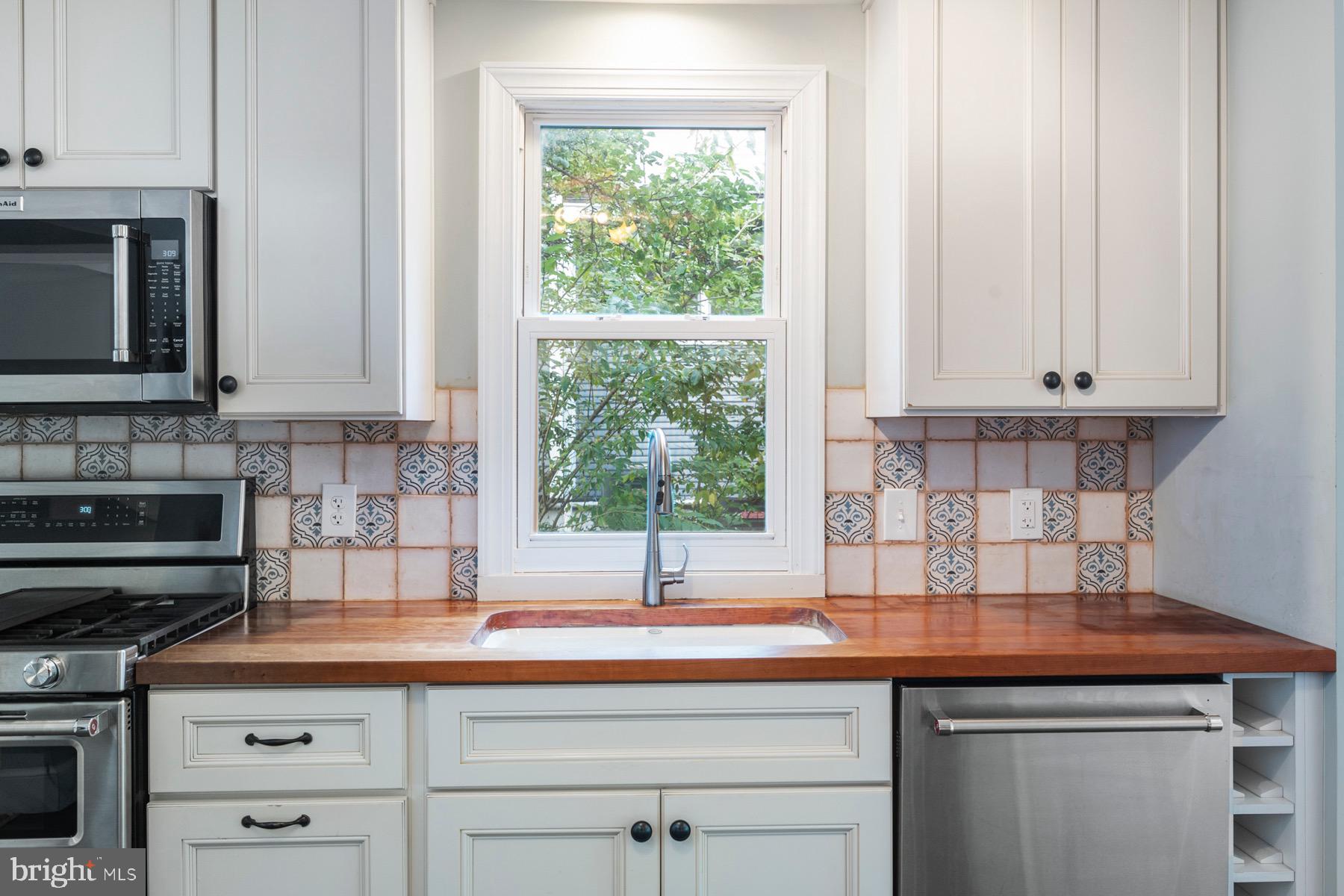 ASHTON HEIGHTS - Residential Lease