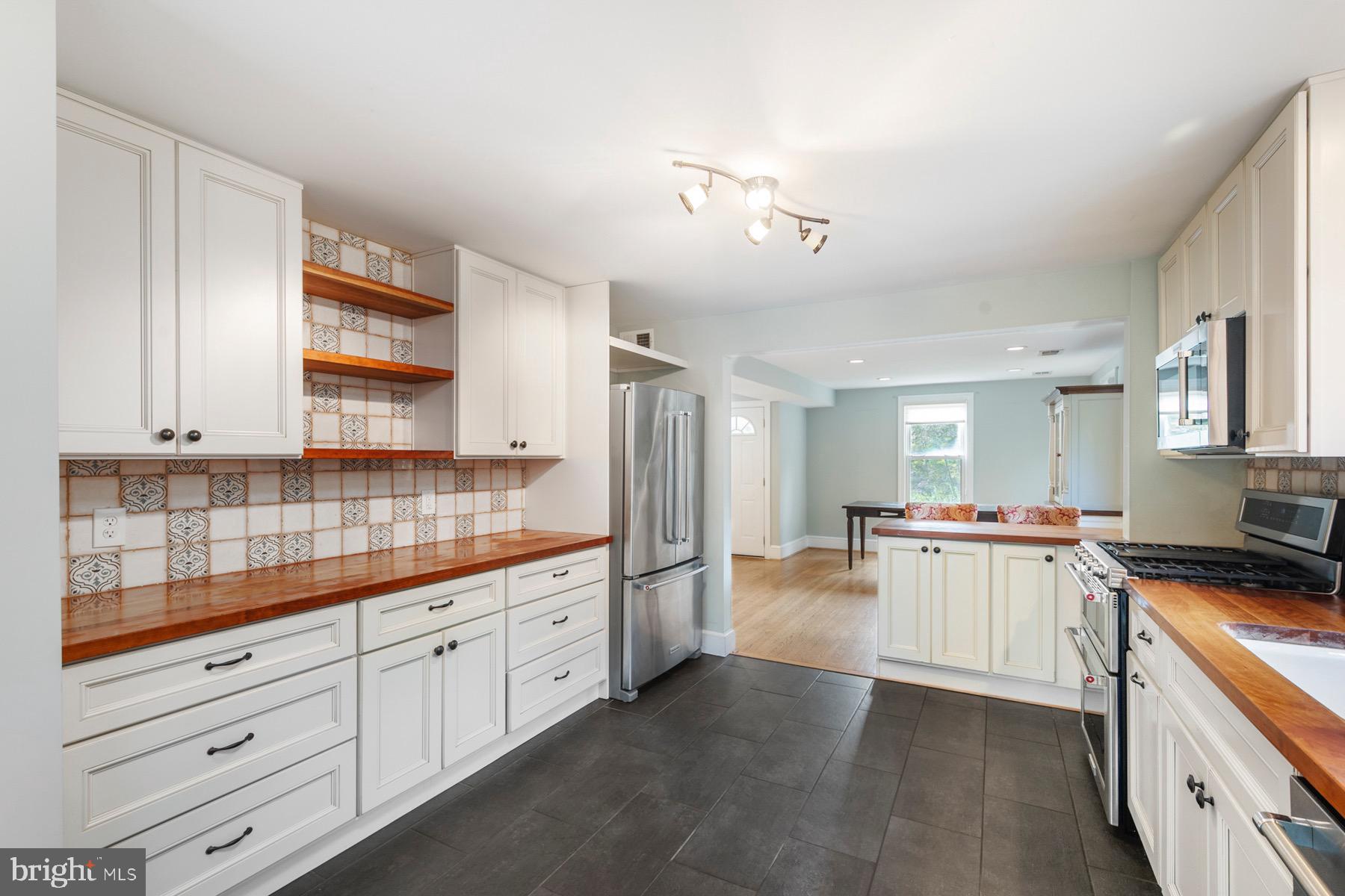 ASHTON HEIGHTS - Residential Lease