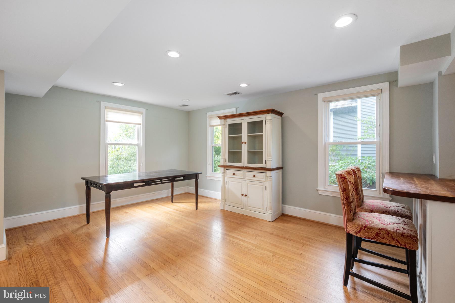 ASHTON HEIGHTS - Residential Lease