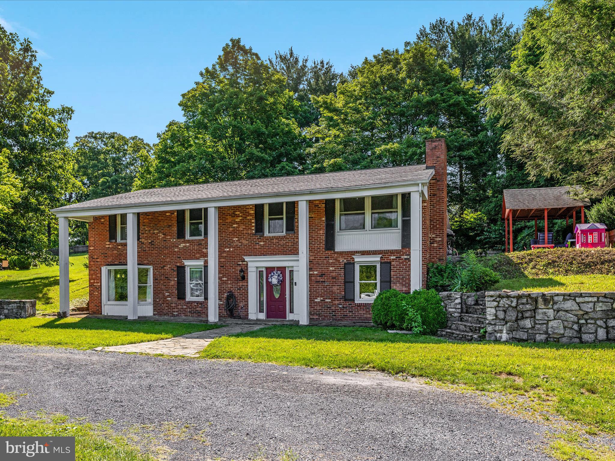 LAKESIDE ESTATES - Residential