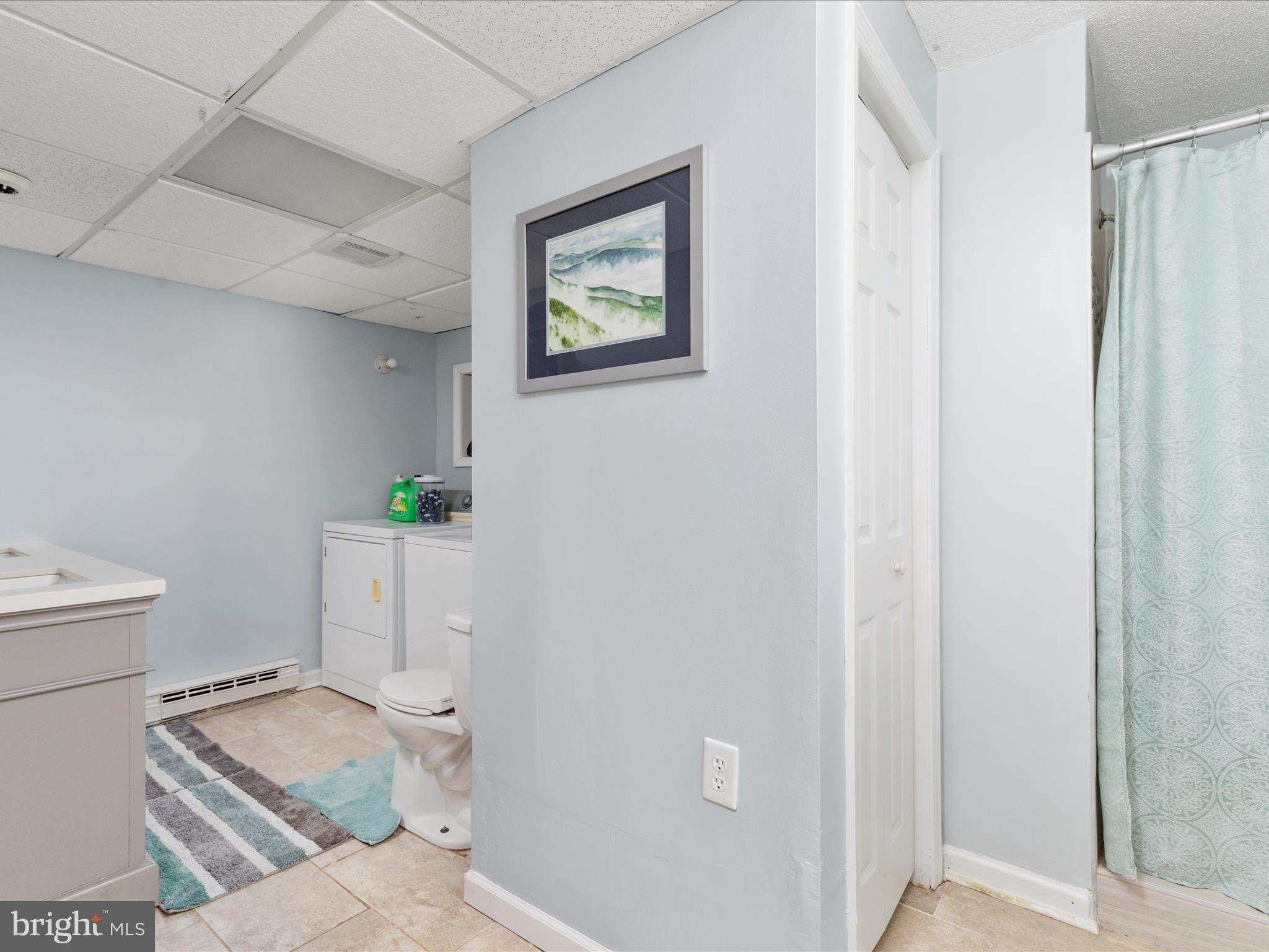 LAKESIDE ESTATES - Residential