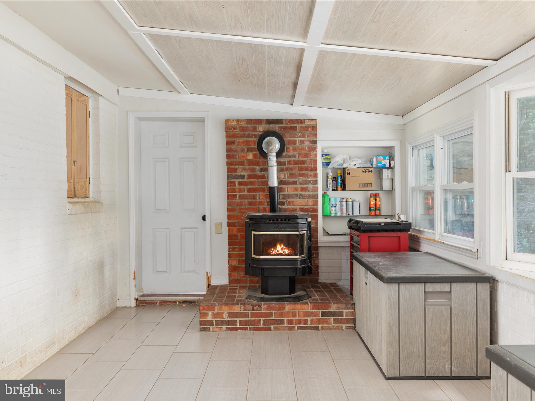 LAKESIDE ESTATES - Residential